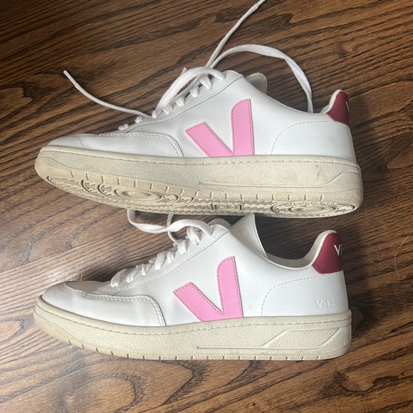 ⚡️VEJA⚡️White Leather Sneakers size 7 - Picture 2 of 5